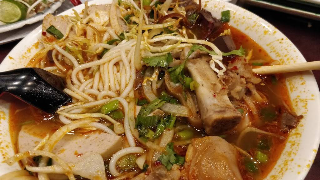 Rainier Restaurant and BBQ | restaurant | 6400 Martin Luther King Jr Way S, Seattle, WA 98118, USA | 2067601090 OR +1 206-760-1090