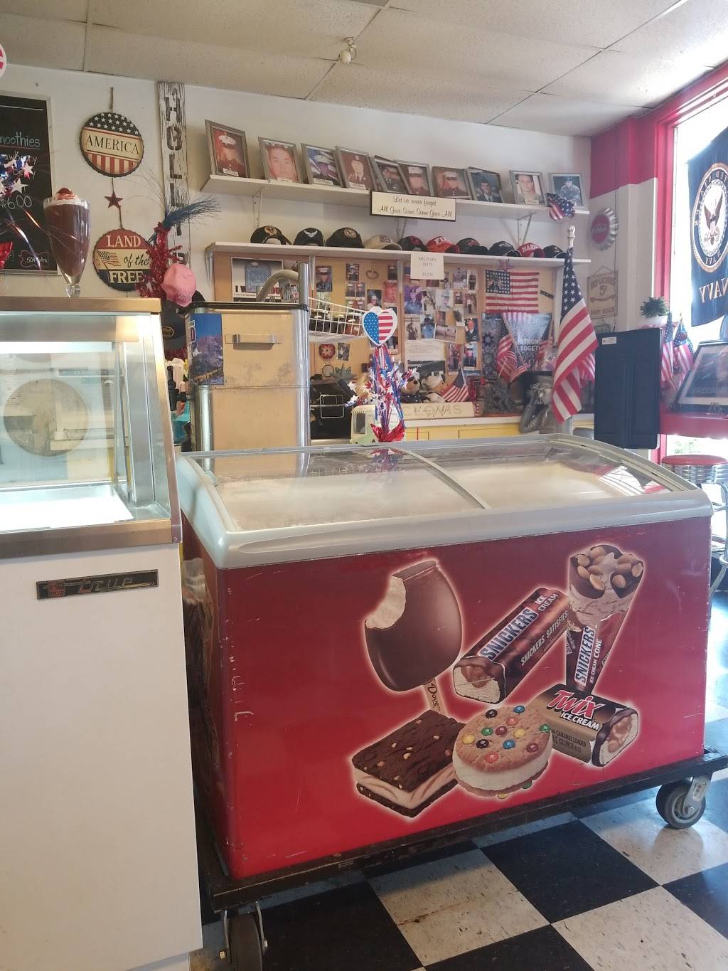 Scoops, Soups, & More | restaurant | 433 Pollasky Ave, Clovis, CA 93612, USA | 5592999606 OR +1 559-299-9606