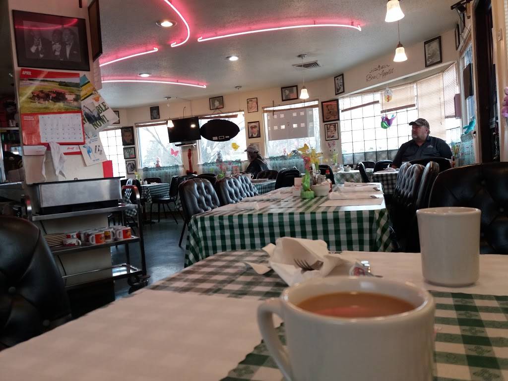 Bunny Hop Cafe | restaurant | 601 Main St, Junction City, WI 54443, USA | 7154572032 OR +1 715-457-2032