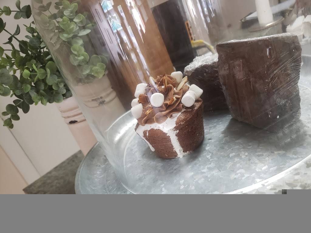 Farmhouse Kitchen & Bakery | restaurant | 246 Main St, Claysville, PA 15323, USA | 7246637650 OR +1 724-663-7650