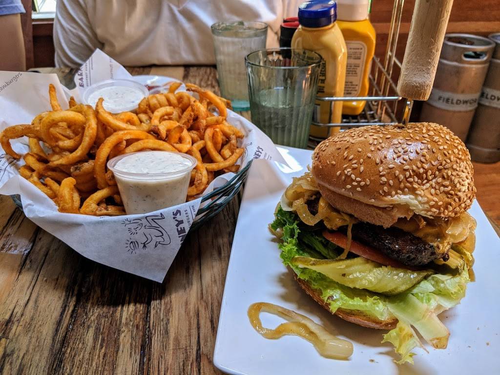 Barneys Gourmet Hamburgers | meal takeaway | 1600 Shattuck Ave #112, Berkeley, CA 94709, USA | 5108492827 OR +1 510-849-2827