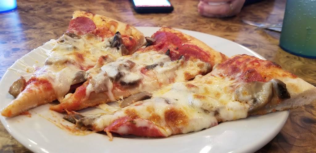 Saint Giuseppes Pizza | restaurant | 363 Avenue of the Cities, East Moline, IL 61244, USA | 3097558810 OR +1 309-755-8810