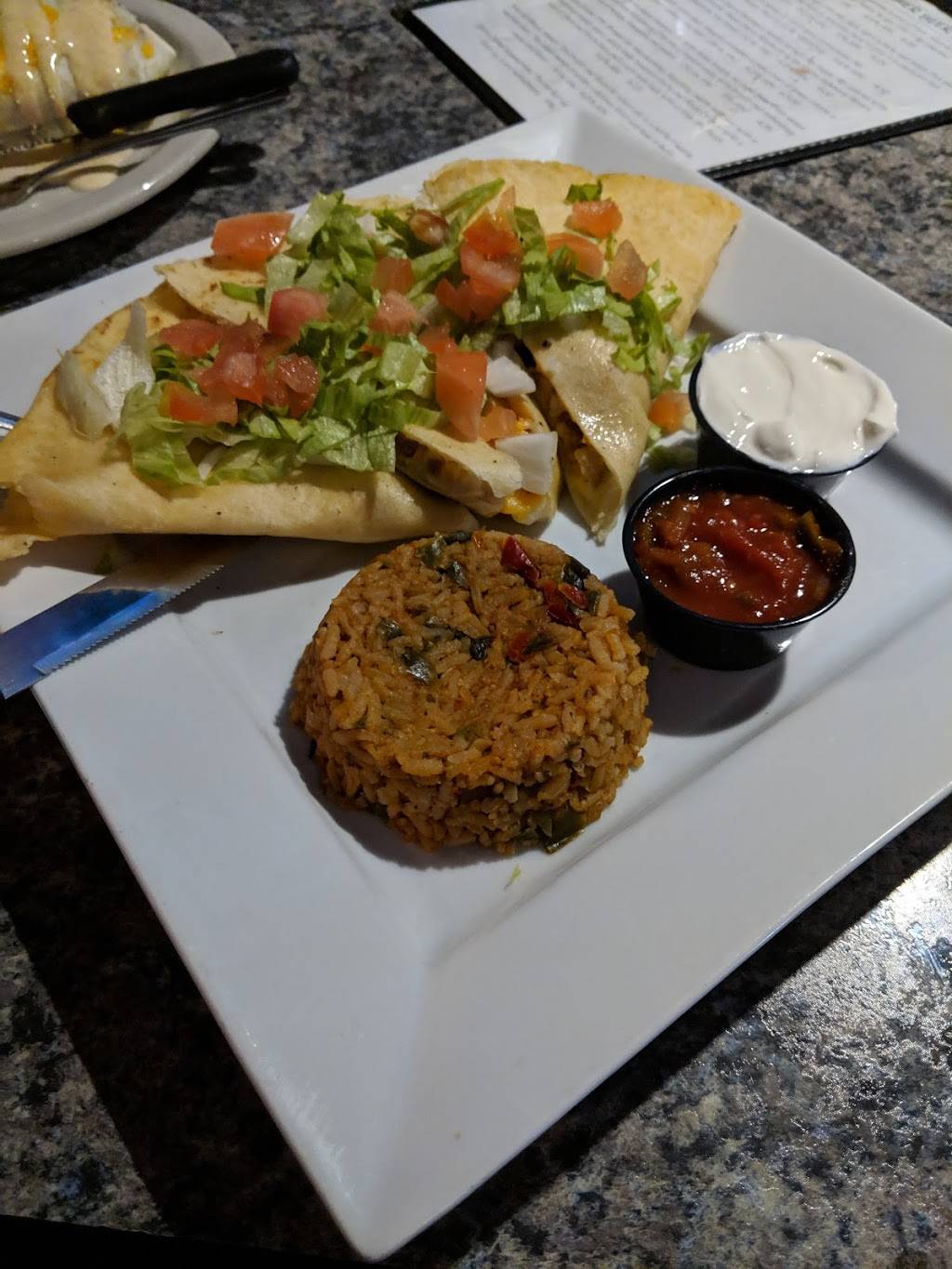 R Bar and Grill | restaurant | 119 E Kirmar Ave, Nanticoke, PA 18634, USA | 5702580505 OR +1 570-258-0505