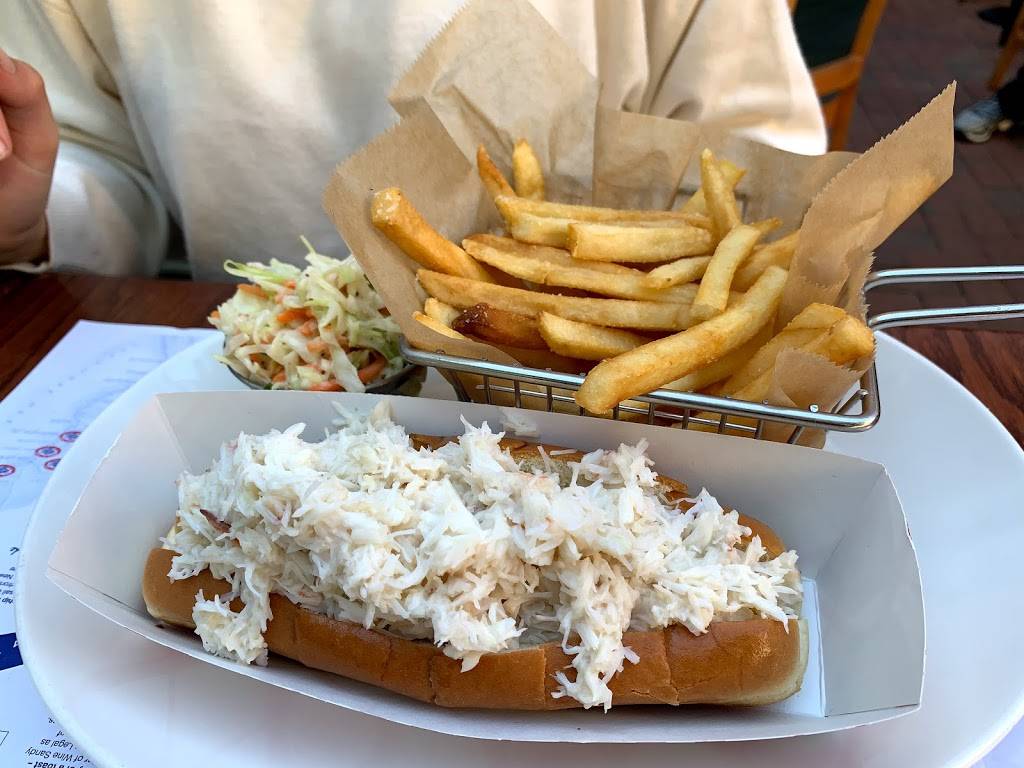 Legal Sea Foods | restaurant | 20 University Rd, Cambridge, MA 02138, USA | 6174919400 OR +1 617-491-9400