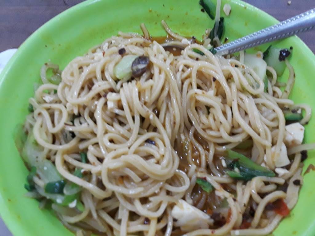 Hengs Kitchen | restaurant | 66 S Dobson Rd Ste #127, Mesa, AZ 85202, USA | 4802560638 OR +1 480-256-0638