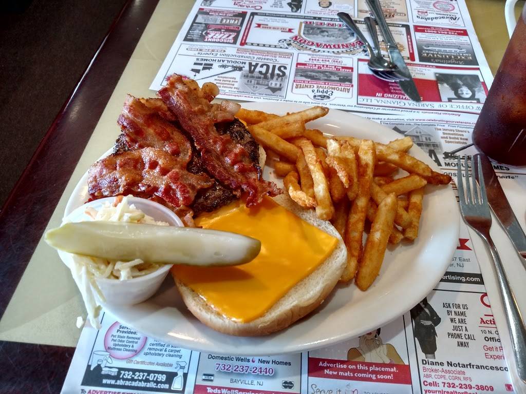 Bandwagon Diner | restaurant | 2500 Rte 37 E, Toms River, NJ 08753, USA | 7322706400 OR +1 732-270-6400