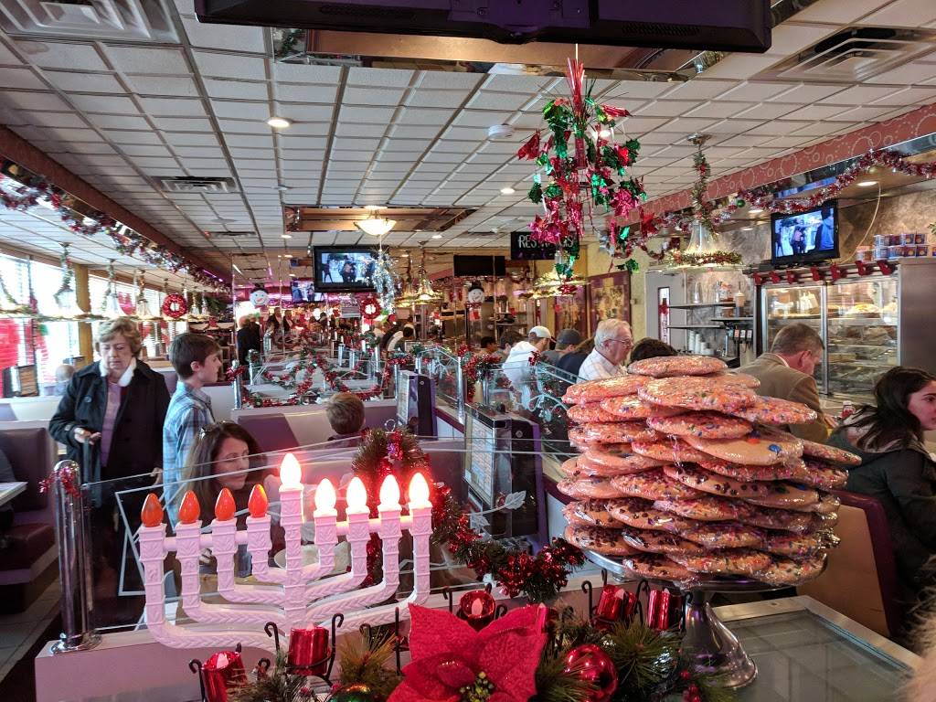 Seacrest Sayville Diner | restaurant | 229 W Main St, Sayville, NY 11782, USA | 6314054833 OR +1 631-405-4833