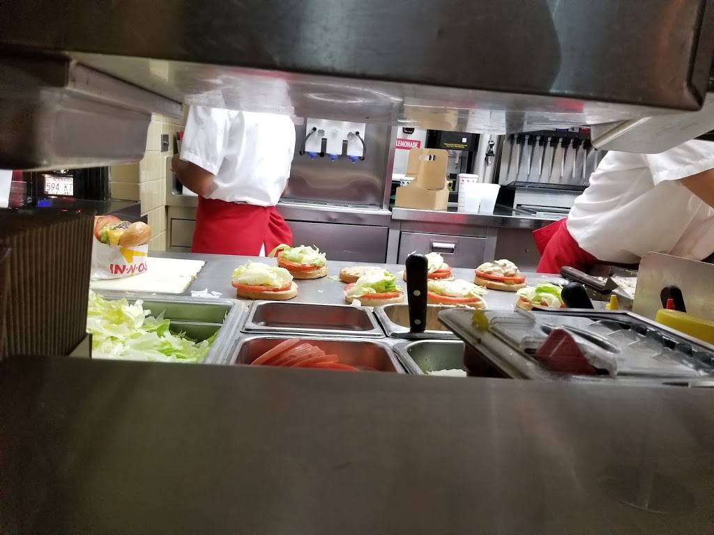 In-N-Out Burger | restaurant | 420 N Santa Anita Ave, Arcadia, CA 91006, USA | 8007861000 OR +1 800-786-1000