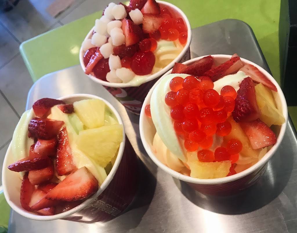 Menchies Frozen Yogurt | bakery | 3757 S Gilbert Rd, Gilbert, AZ 85297, USA | 4807869180 OR +1 480-786-9180
