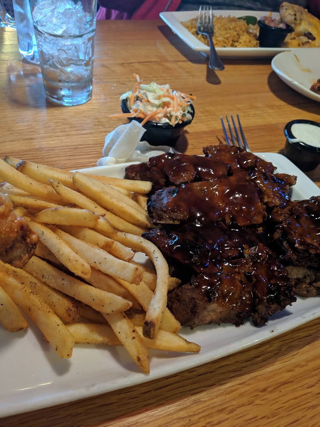 Applebees Grill + Bar | restaurant | 2433 Hwy. 3, South, Northfield, MN 55057, USA | 5076458955 OR +1 507-645-8955