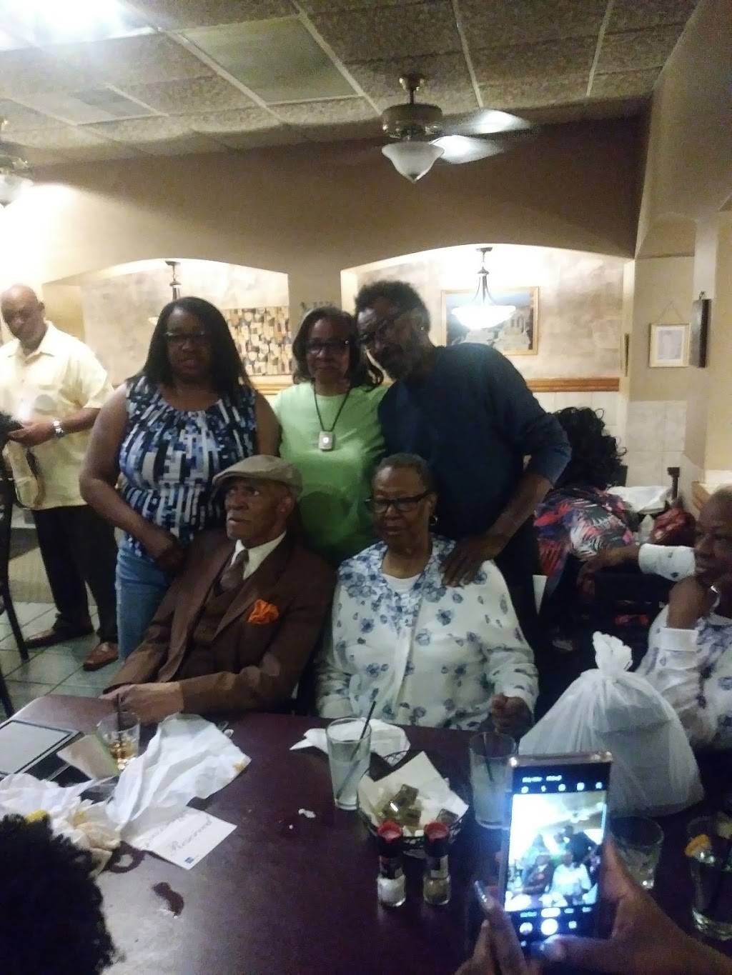 Nicolinnis | restaurant | 1912 S Raccoon Rd, Youngstown, OH 44515, USA | 3307999999 OR +1 330-799-9999