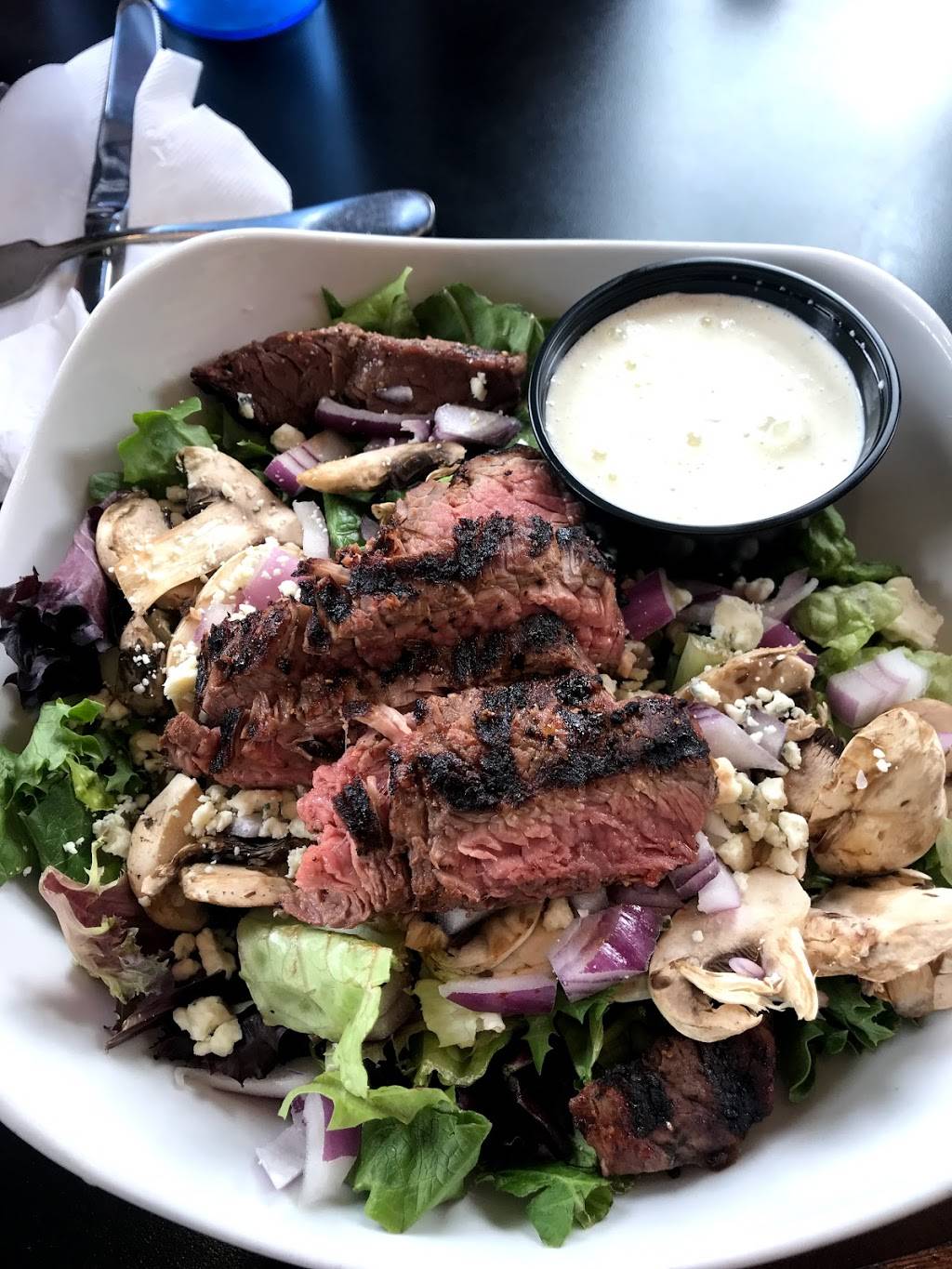 Coachs Club | restaurant | 1200 Main St, Cross Plains, WI 53528, USA | 6084130400 OR +1 608-413-0400