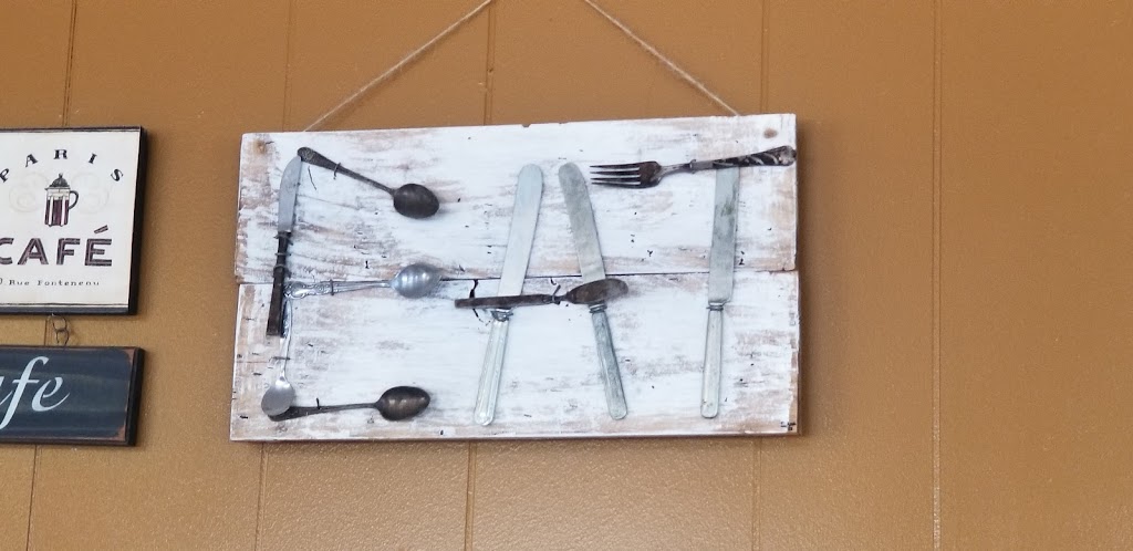 Riverside Cafe | cafe | 727 W 3rd St, Wray, CO 80758, USA | 9703323269 OR +1 970-332-3269