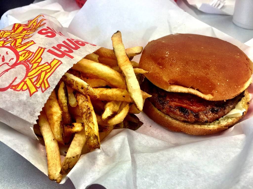 Maxs Dawg House | restaurant | 1438 S Milwaukee Ave, Libertyville, IL 60048, USA | 8473674515 OR +1 847-367-4515