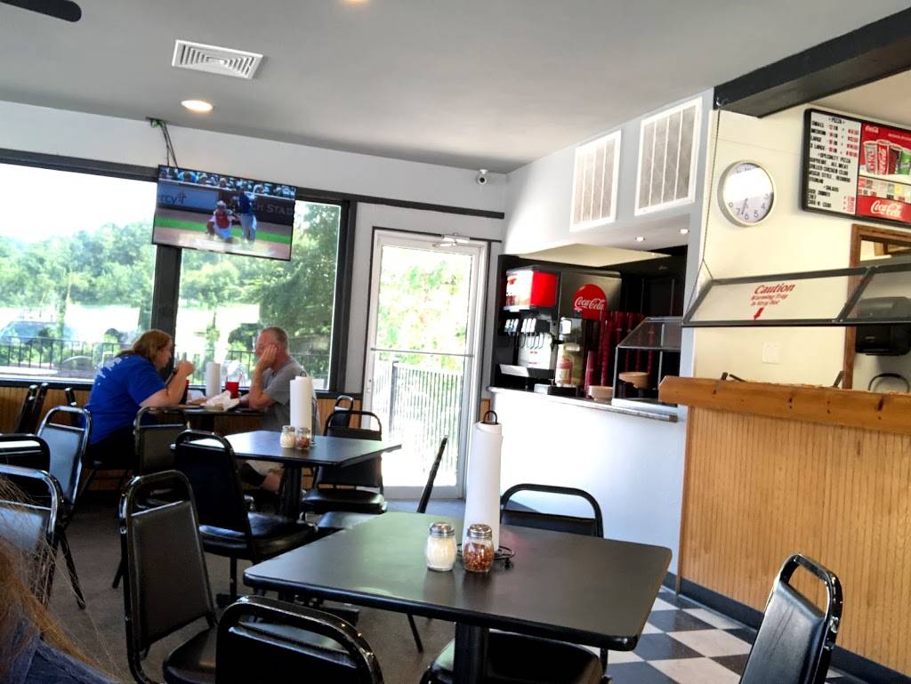 The Pizza Company | restaurant | 1508 E McCarty St, Jefferson City, MO 65101, USA | 5736324287 OR +1 573-632-4287