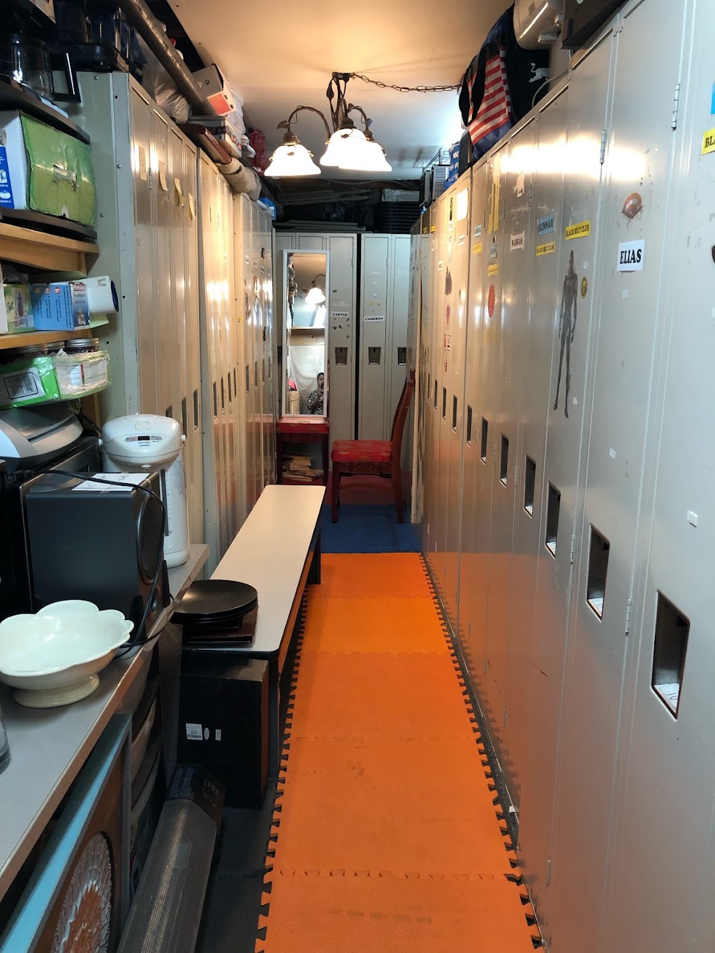 Conleys Gym | restaurant | 595 Plandome Rd, Manhasset, NY 11030, USA | 5163650224 OR +1 516-365-0224