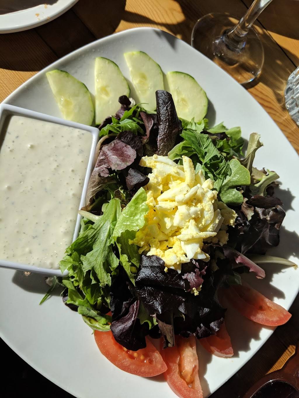 Zas Lakefront | restaurant | 120 Grove St, Tahoe City, CA 96145, USA | 5305839292 OR +1 530-583-9292