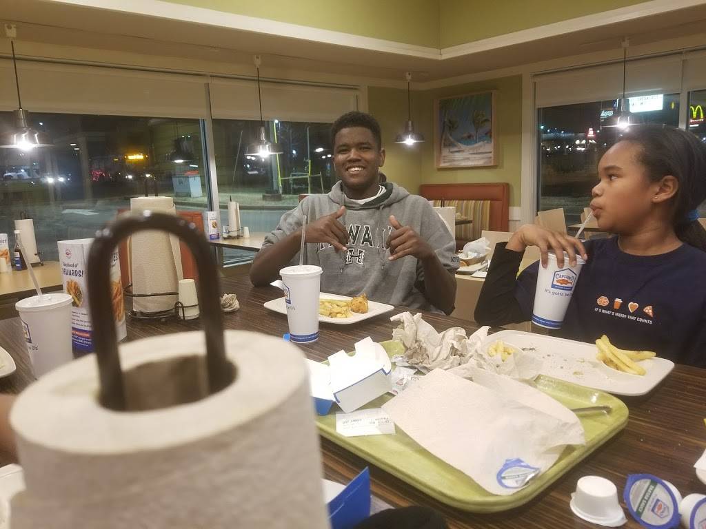 Captain Ds | restaurant | 3061 Wilma Rudolph Blvd, Clarksville, TN 37040, USA | 9319063631 OR +1 931-906-3631