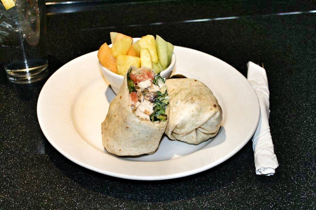 Divots! Bar & Grill | restaurant | 1900 Country Club Dr, Coralville, IA 52241, USA | 3192489300 OR +1 319-248-9300