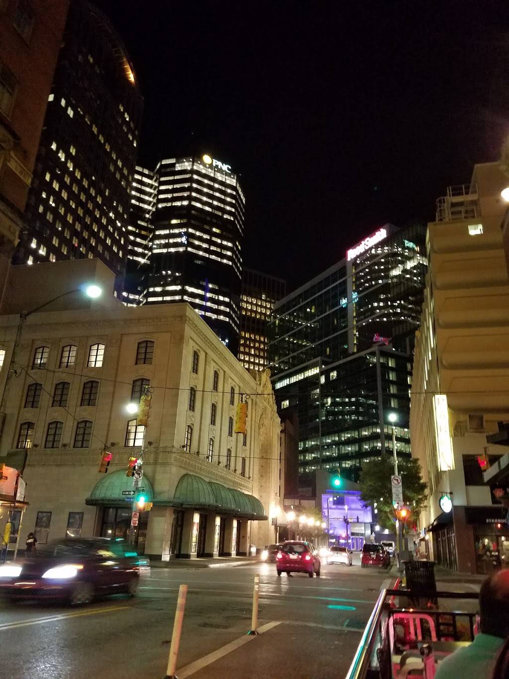 Cafe Milano | restaurant | 134 6th St, Pittsburgh, PA 15222, USA | 4122813131 OR +1 412-281-3131