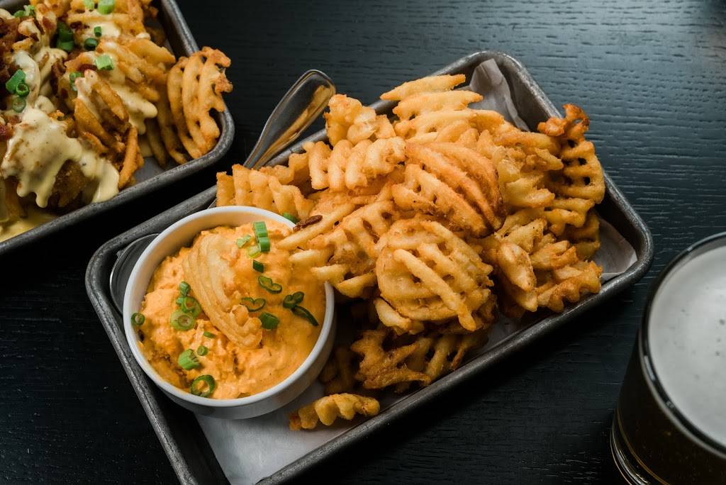 Hurricanes at the Garden | restaurant | 150 Canal St, Boston, MA 02114, USA | 6177220161 OR +1 617-722-0161