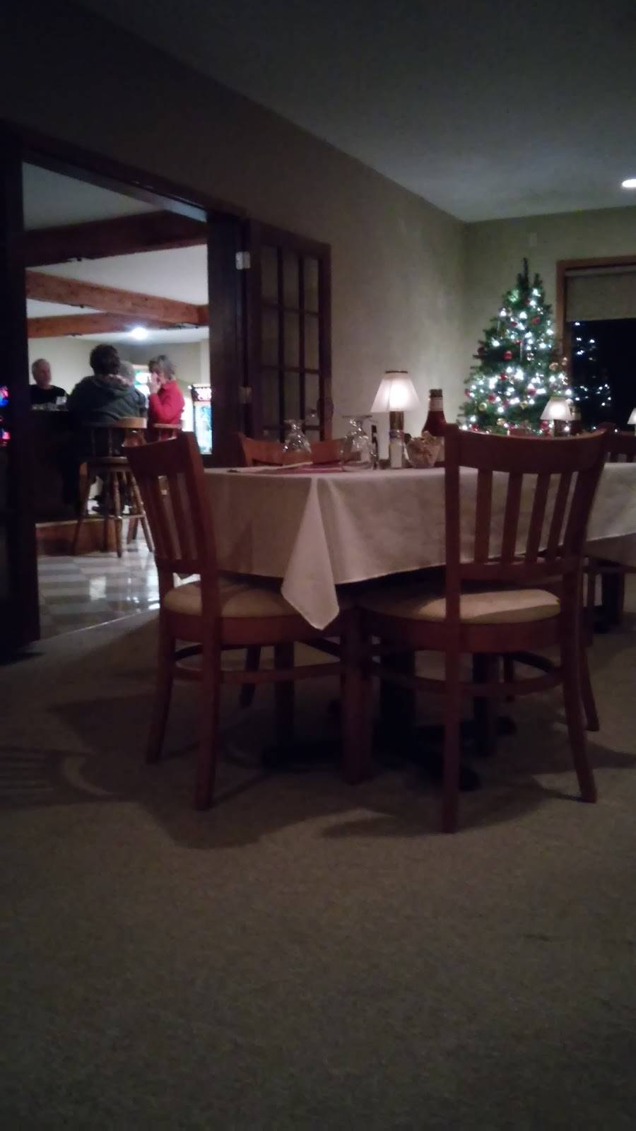 Fishtail Inn Bar & Grill | restaurant | W5636 Co Rd EE, Hilbert, WI 54129, USA | 9204391565 OR +1 920-439-1565