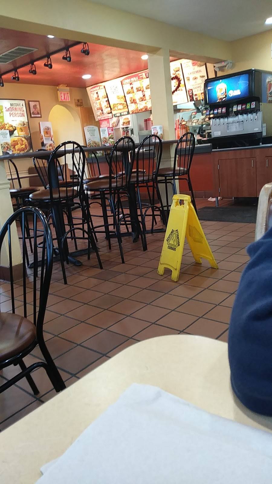 Taco Johns | restaurant | 1525 S Main Street, Bloomington, IL 61701, USA | 3098284336 OR +1 309-828-4336