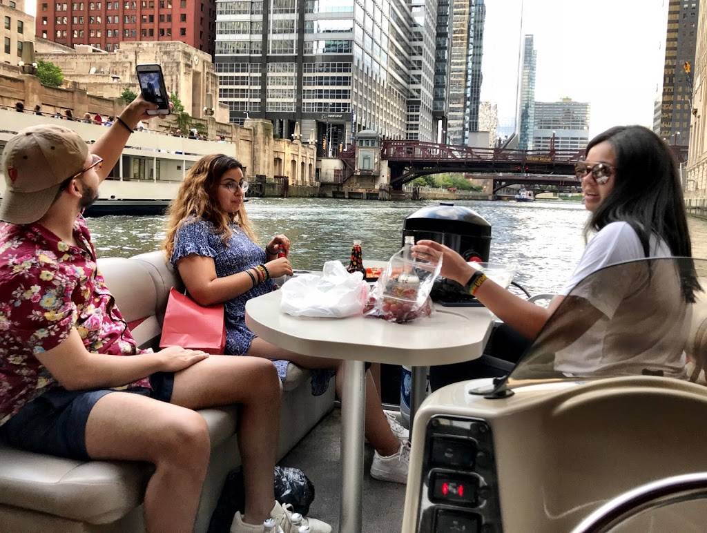 BBQ Pontoon | restaurant | 2120 S Canal St, Chicago, IL 60616, USA | 7707668666 OR +1 770-766-8666