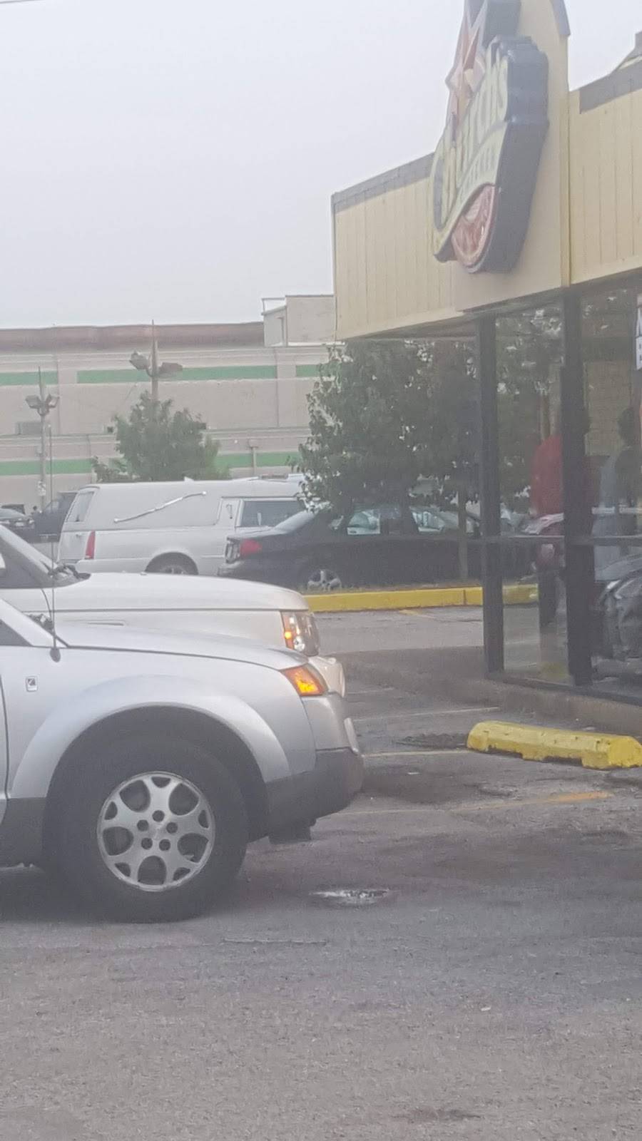 Churchs Chicken | restaurant | 7102 S. Stoney Island, Chicago, IL 60649, USA | 7736840993 OR +1 773-684-0993