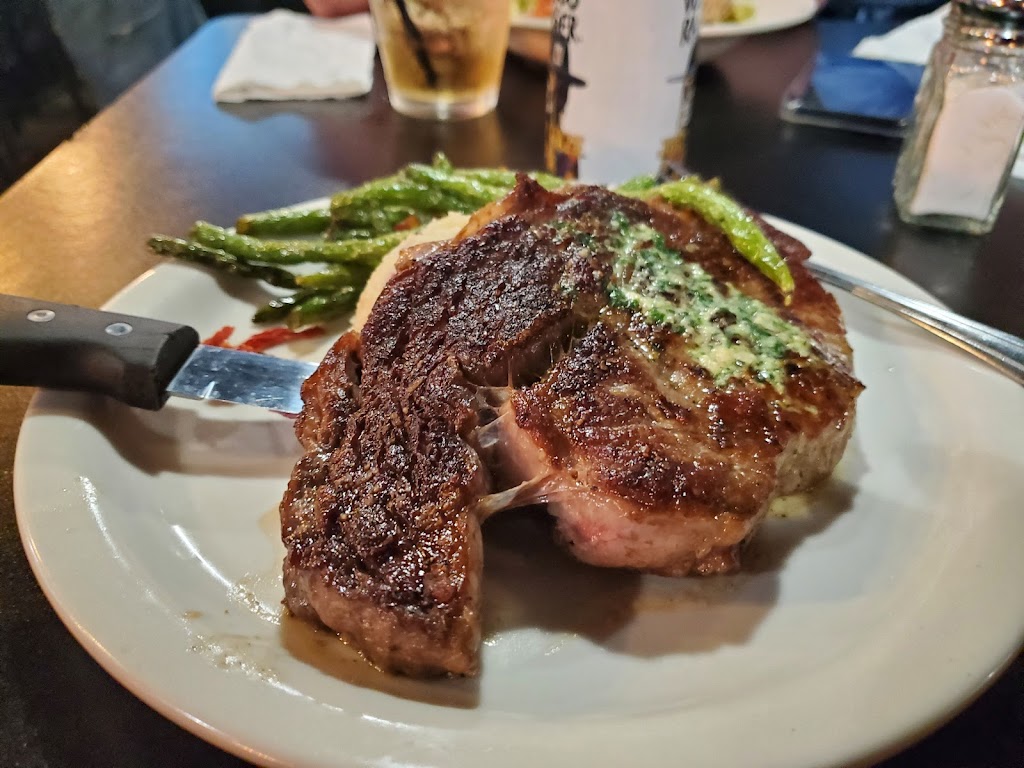 The Heights Restaurant and Bar | restaurant | 482 Wilson St N, Crestview, FL 32536, USA | 8503313382 OR +1 850-331-3382