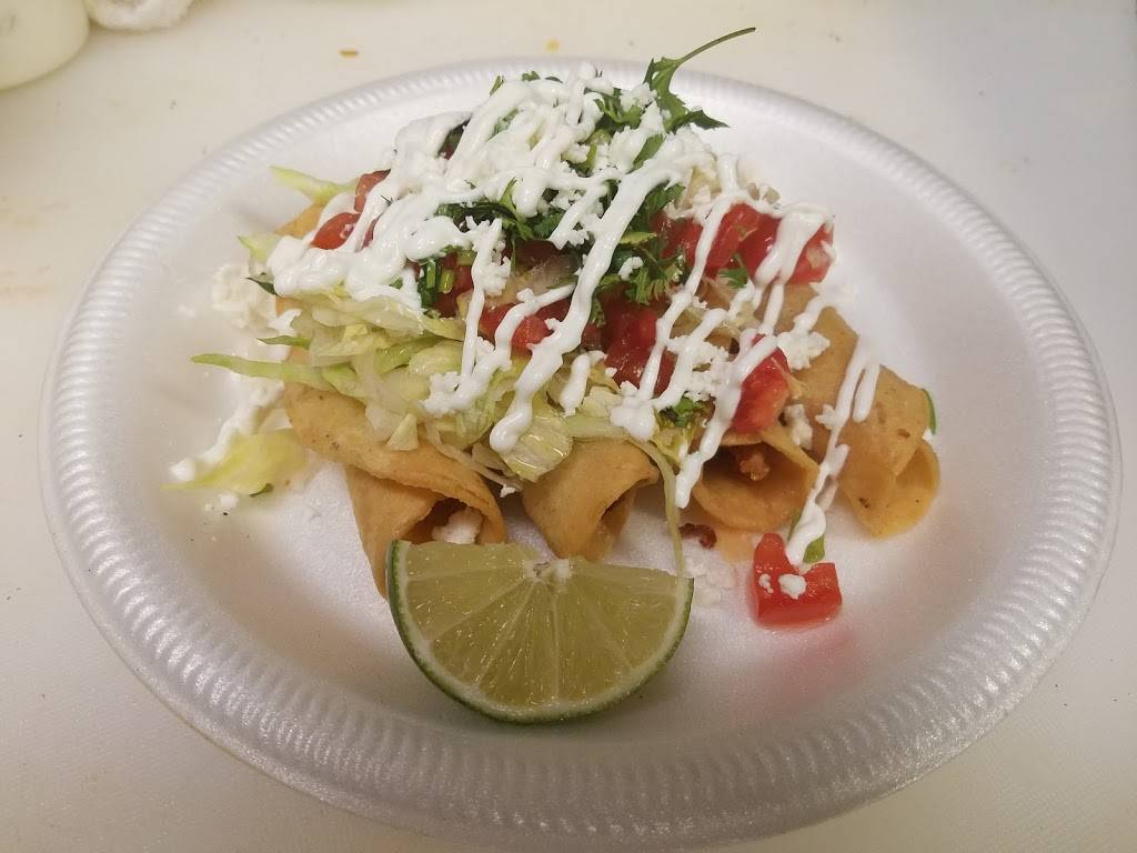 Finas Tacos & More | restaurant | 303 301 Blvd W #245, Bradenton, FL 34205, USA | 9412418873 OR +1 941-241-8873