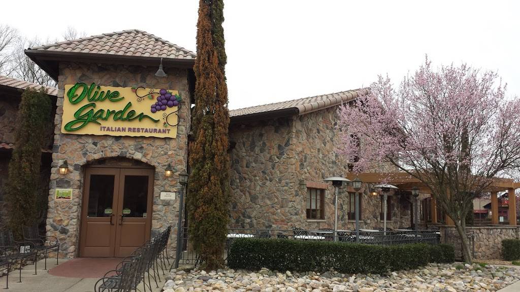 Olive Garden Italian Restaurant | meal takeaway | 12560 Jefferson Ave, Newport News, VA 23602, USA | 7578337503 OR +1 757-833-7503