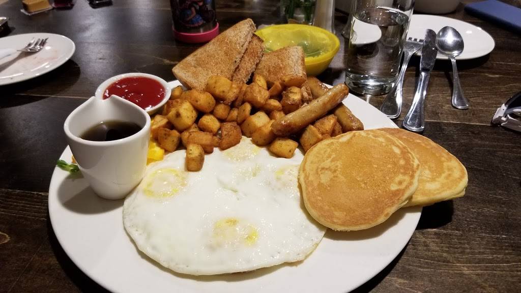 Gustav Chophouse and Bar | restaurant | 10 Vacation Inn Dr, Collingwood, ON L9Y 5G4, Canada | 7054434461 OR +1 705-443-4461