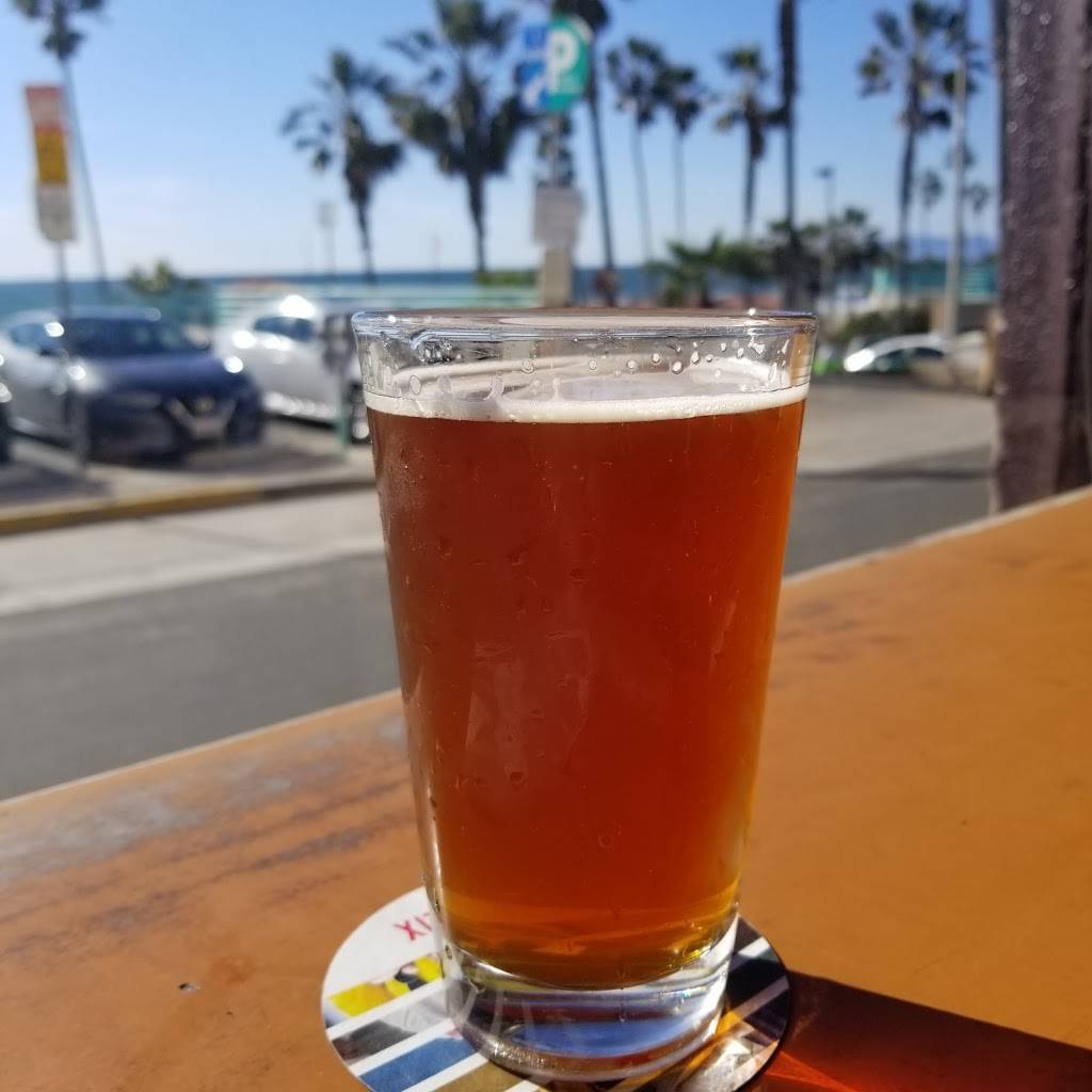 Shellback Tavern | restaurant | 116 Manhattan Beach Blvd, Manhattan Beach, CA 90266, USA | 3103767857 OR +1 310-376-7857