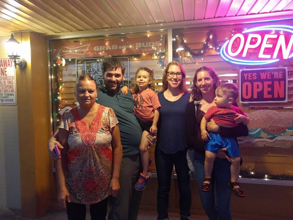 Luigis Pizza | restaurant | 2331 Tamiami Trail E, Naples, FL 34112, USA | 2397756669 OR +1 239-775-6669