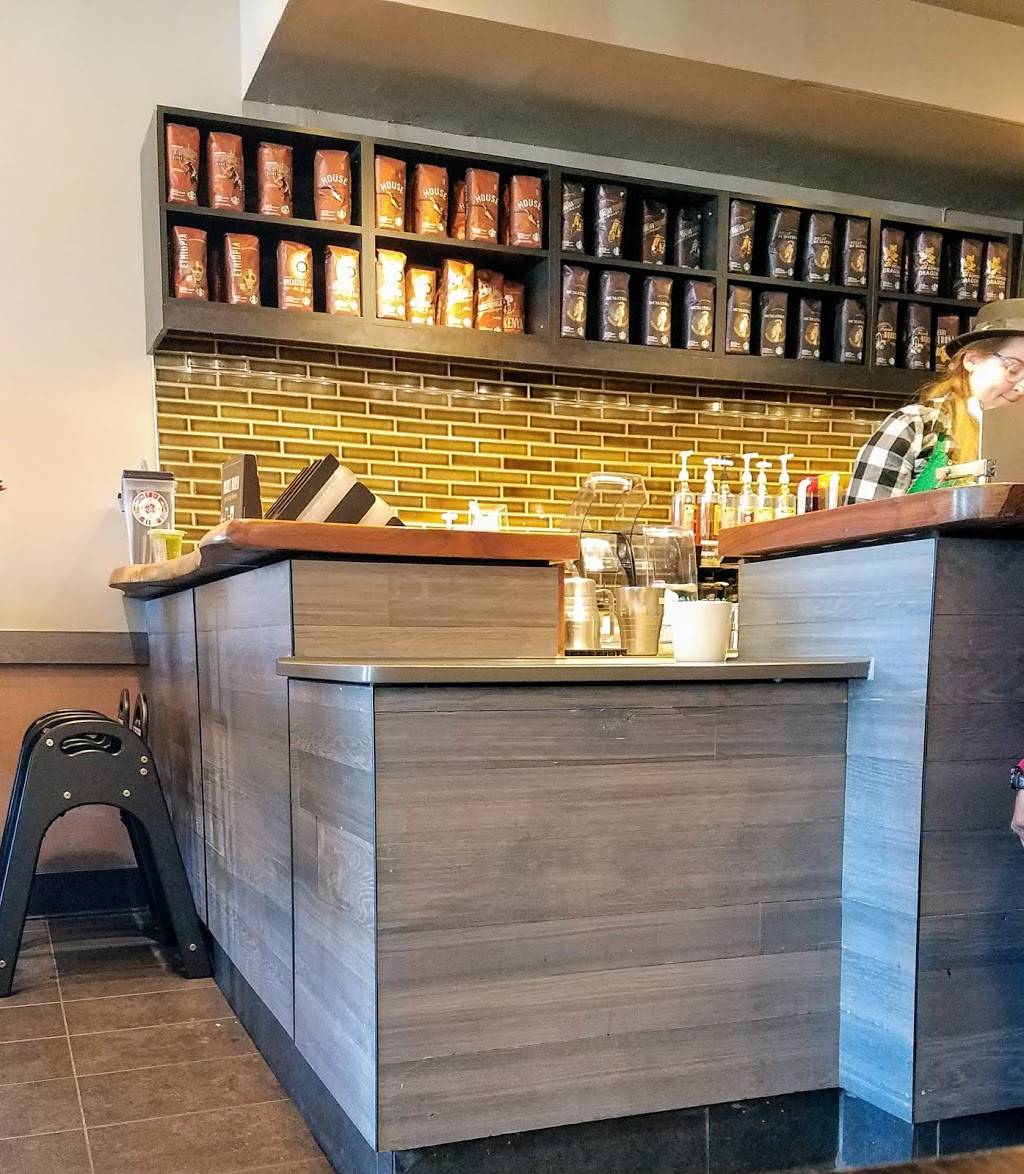 Starbucks | cafe | 6003-A Burke Centre Pkwy, Burke, VA 22015, USA | 7032502292 OR +1 703-250-2292