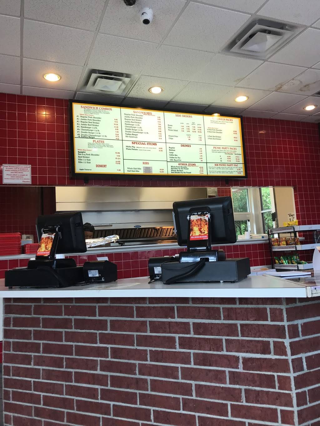 Tops Bar-B-Q | restaurant | 1383 Jackson Ave #4334, Memphis, TN 38107, USA | 9012748600 OR +1 901-274-8600