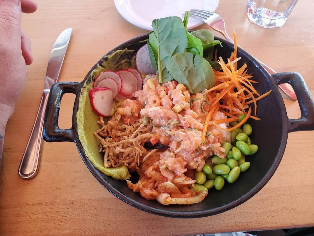 La Belle and La Barbe | restaurant | 5961 Boulevard Cousineau, Saint-Hubert, QC J3Y 7P5, Canada | 4504864663 OR +1 450-486-4663