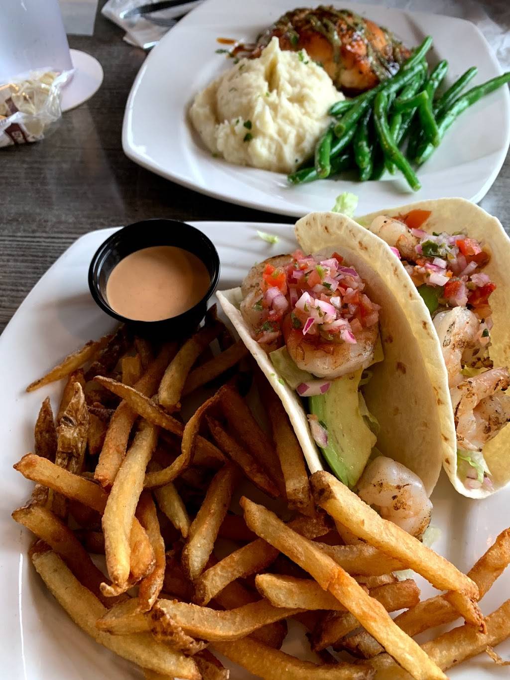 Rockys Aqua | restaurant | 34 Riverside Dr, Clinton, CT 06413, USA | 8606643788 OR +1 860-664-3788