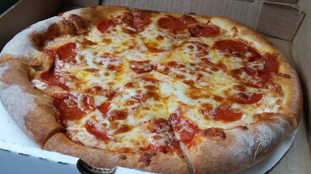 Village Pizzeria | restaurant | 638 N Center St, Sebewaing, MI 48759, USA | 9898832091 OR +1 989-883-2091