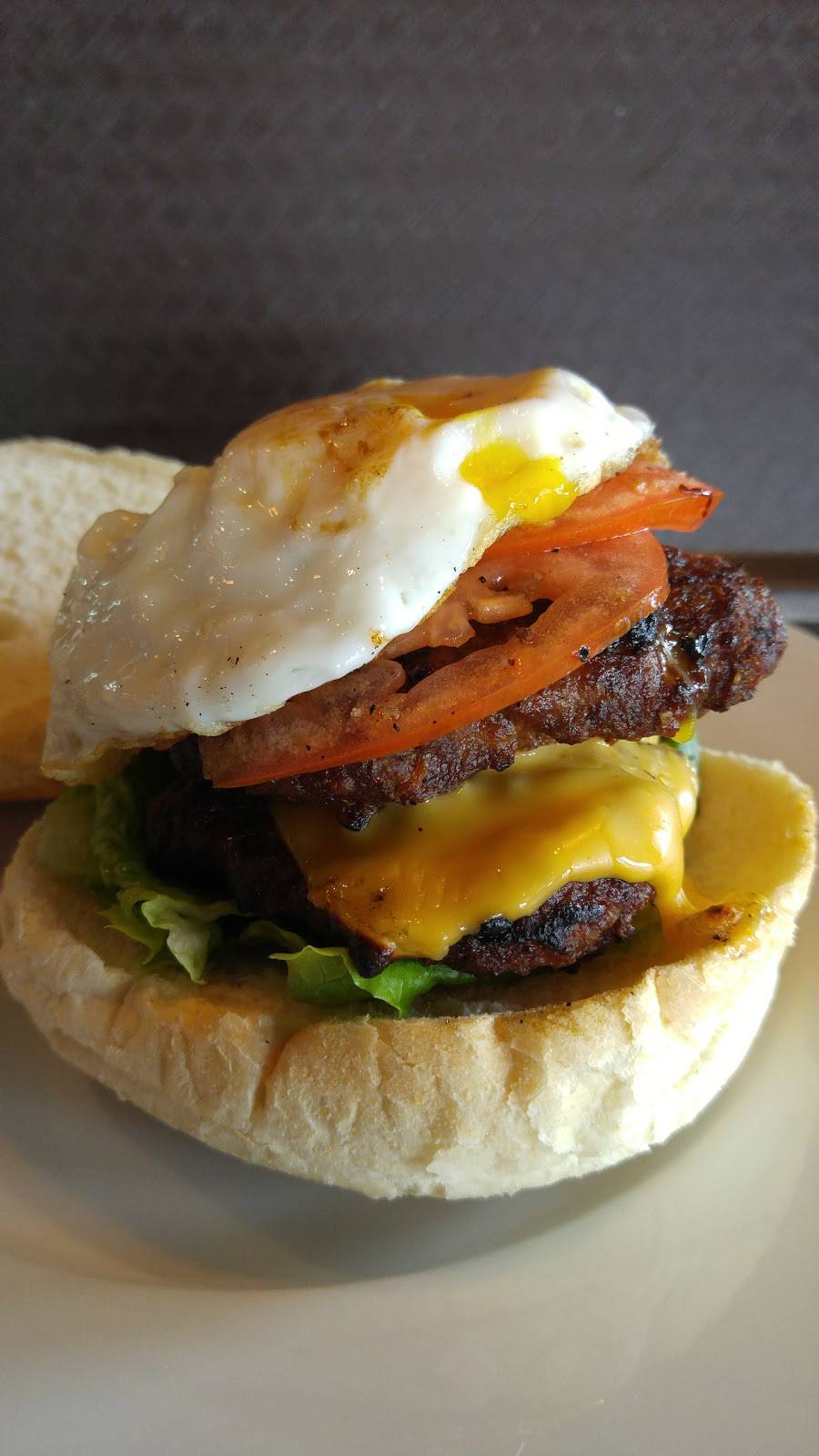 Pegasus Bar & Grill | restaurant | 3466 Dundas St W, York, ON M6S 2S1, Canada | 4167622571 OR +1 416-762-2571