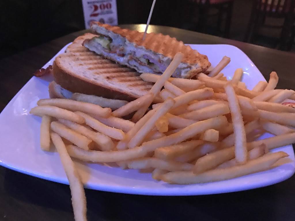 Brewbakers Bar & Grill | restaurant | 9482 Renner Blvd, Lenexa, KS 66219, USA | 9133222739 OR +1 913-322-2739