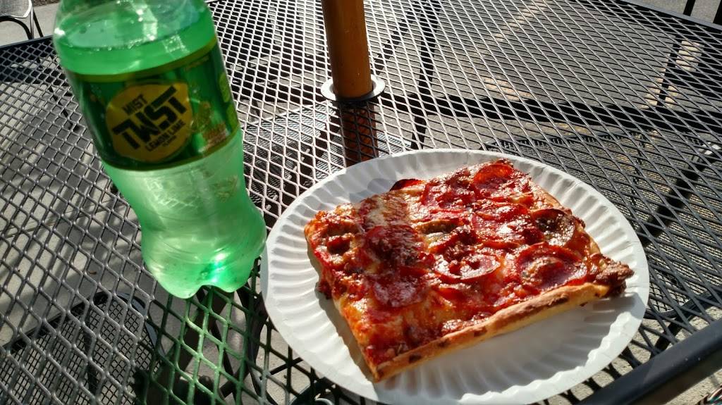 Salvatores Original Pizza | restaurant | 7588 N Broadway, Red Hook, NY 12571, USA | 8457581111 OR +1 845-758-1111