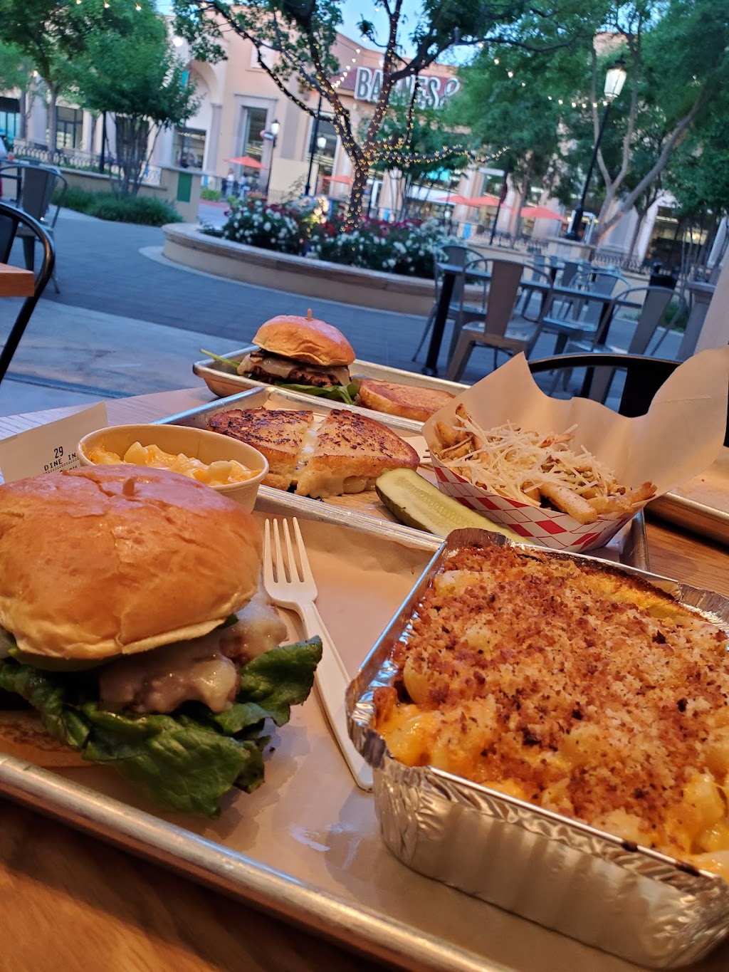 The Melt | restaurant | Across from Barnes & Noble, 330 Palladio Pkwy Spc 2023, Folsom, CA 95630, USA | 9162937766 OR +1 916-293-7766