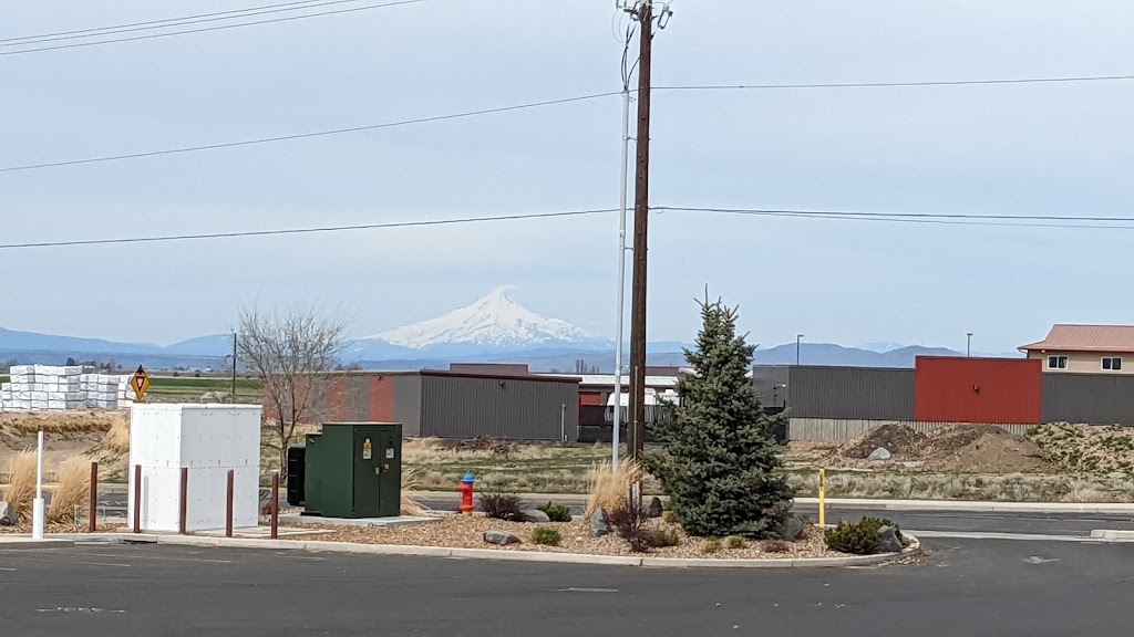 Plateau Travel Plaza | restaurant | 215 NW Cherry Ln, Madras, OR 97741, USA | 5417772815 OR +1 541-777-2815