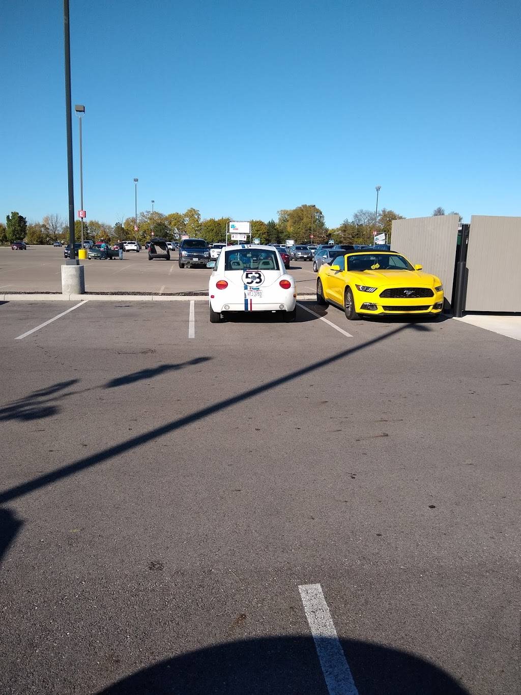 Starbucks | cafe | 1490 Hillcrest Ave, Springfield, OH 45504, USA | 9373259300 OR +1 937-325-9300