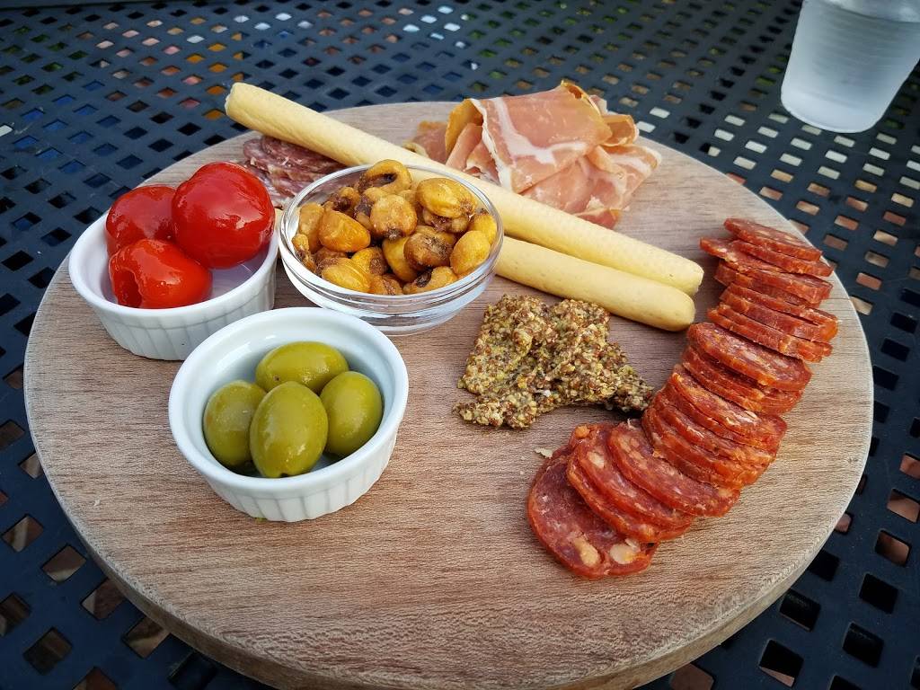 The Sandwich Shop | restaurant | 132 Church St NW, Vienna, VA 22180, USA | 7038655545 OR +1 703-865-5545