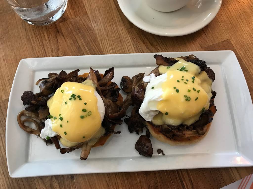 Statesman Tavern | restaurant | 31 State St, Bristol, RI 02809, USA | 4013965115 OR +1 401-396-5115