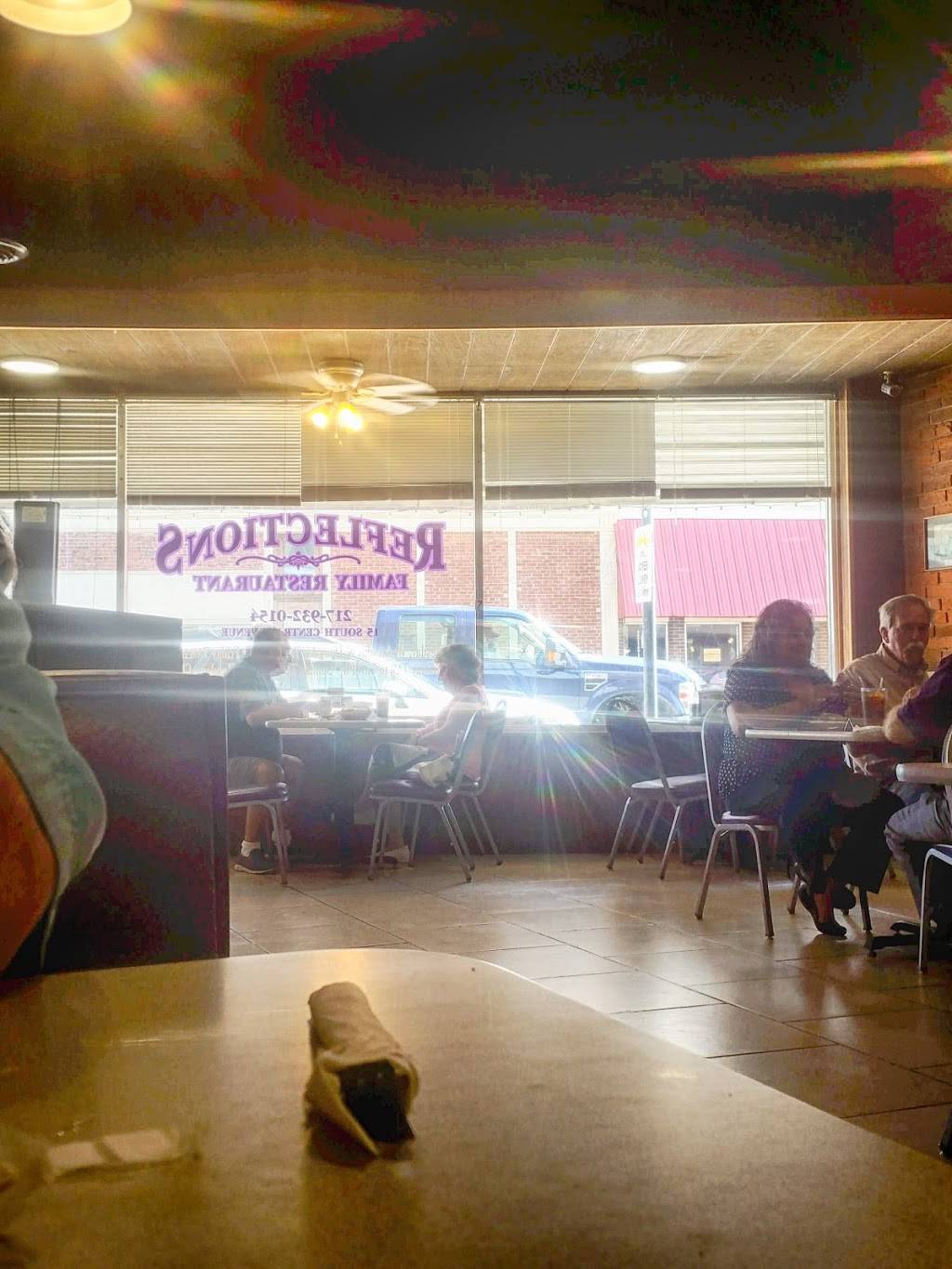 Reflections Family Restaurant | restaurant | 15 S Central Ave, Casey, IL 62420, USA | 2179320154 OR +1 217-932-0154