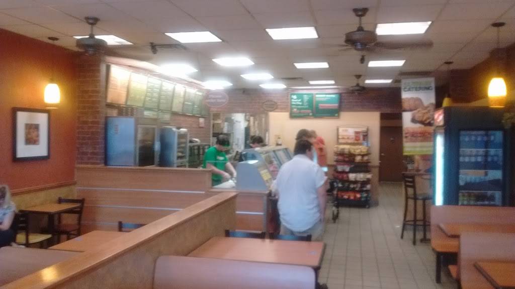 Subway | restaurant | 6075 E, Parkway Dr, Commerce City, CO 80022, USA | 3032894727 OR +1 303-289-4727